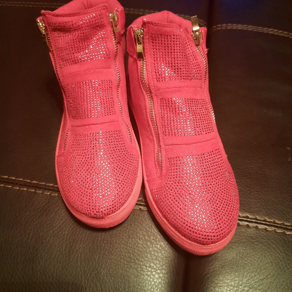 Shoes - Picture 3 of 3